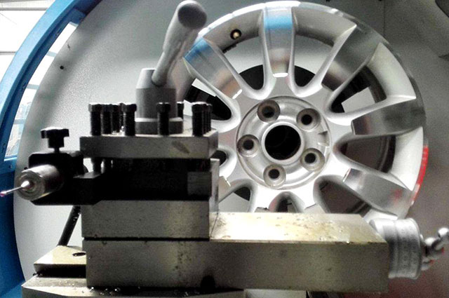 CNC五金加工車槽都是一次加工到底的嗎？