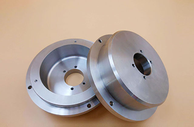 如何選購車載充電器及使用時(shí)要注意的事項(xiàng) 如何選購車載充電器及使用時(shí)要注意的事項(xiàng)