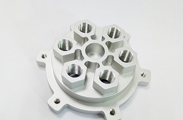  汽車保險(xiǎn)杠軍工部件加工 專業(yè)軍工部件加工廠為客戶著想 