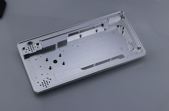  鋁合金通訊零件加工打樣，專業(yè)表面處理為通訊零件加工添色彩 