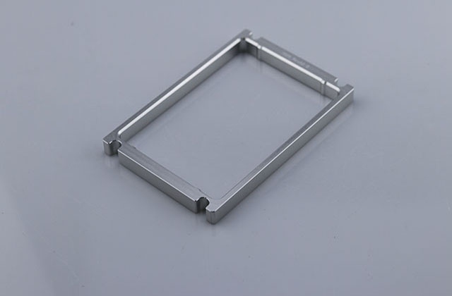 深圳五金零件加工的數(shù)控系統(tǒng)特點(diǎn)有什么？